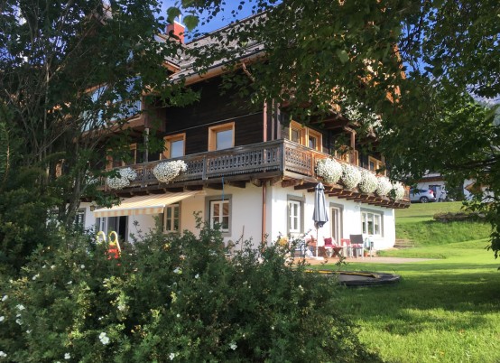 Sommeraufnahme der Pension Schweigerhof in Ramsau